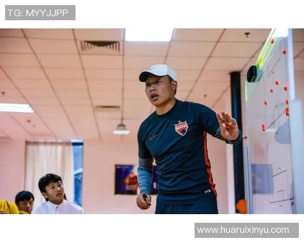 球星回应中国足球困境：如何突破瓶颈迎接未来挑战